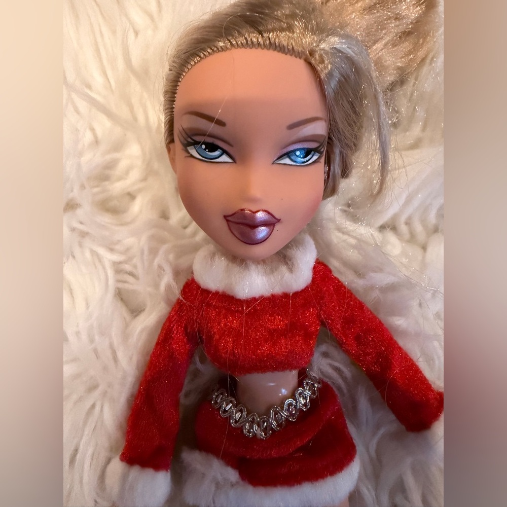 Bratz holiday Chloe - Picture 2 of 7